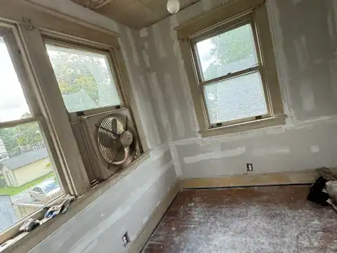 Drywall repair project 78
